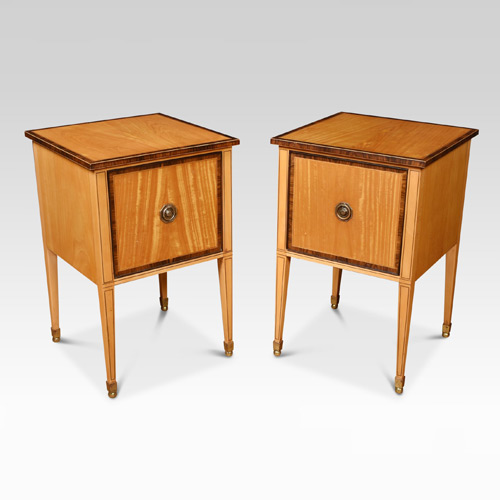 Antique Bedside Cabinets - 144 items for sale on sellingantiques.co.uk