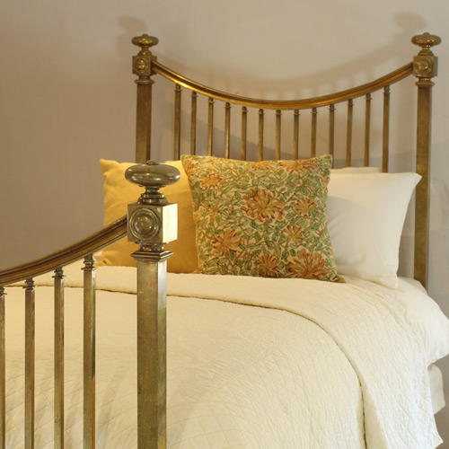 Antique Brass Beds - 114 items for sale on sellingantiques.co.uk