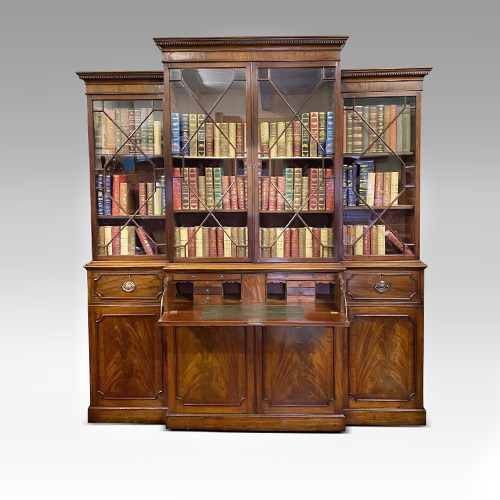Antique Breakfront Bookcases - 109 items for sale on sellingantiques.co.uk