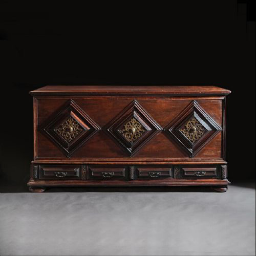 Antique Colonial Chests - 7 items for sale on sellingantiques.co.uk