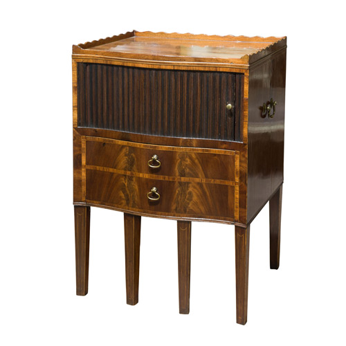 Antique Commodes - 27 items for sale on sellingantiques.co.uk