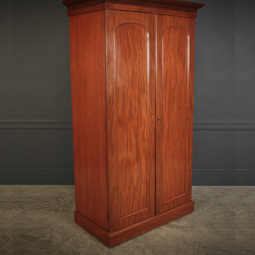 Antique Double Wardrobes - 13 items for sale on sellingantiques.co.uk