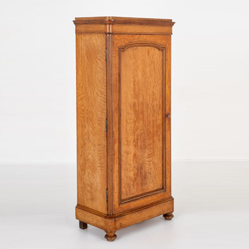 Antique Hall Cupboards - 19 items for sale on sellingantiques.co.uk