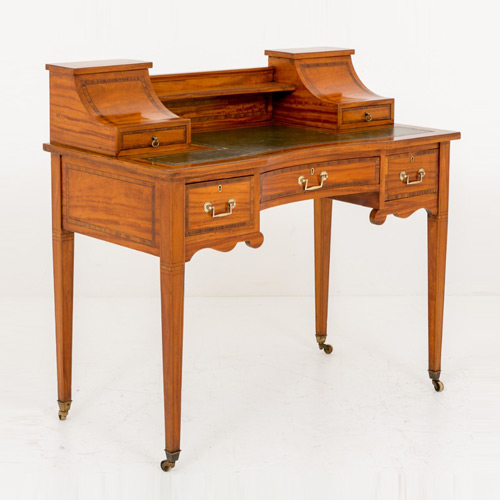 Antique House Desks - 33 items for sale on sellingantiques.co.uk