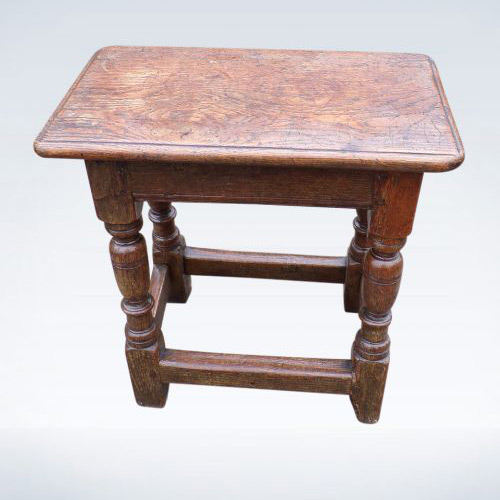 Antique Joint Stools - 32 items for sale on sellingantiques.co.uk