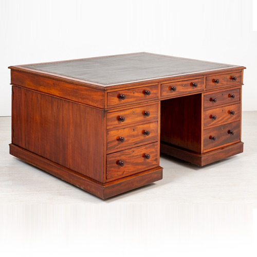 Antique Mahogany Desks - 444 items for sale on sellingantiques.co.uk