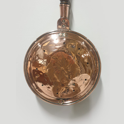 Antique Pans - 39 items for sale on sellingantiques.co.uk