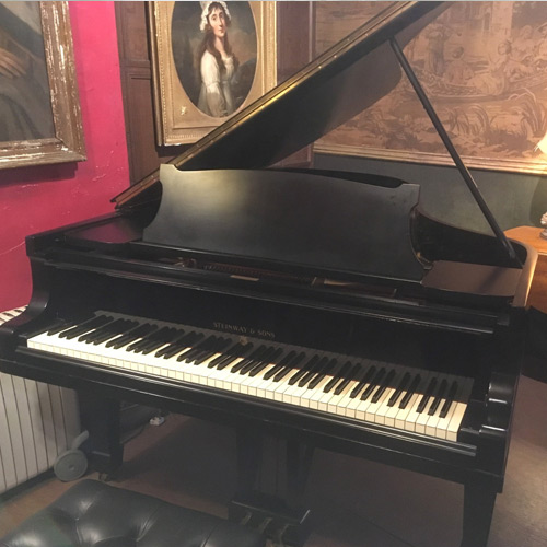 Antique Pianos - 9 items for sale on sellingantiques.co.uk