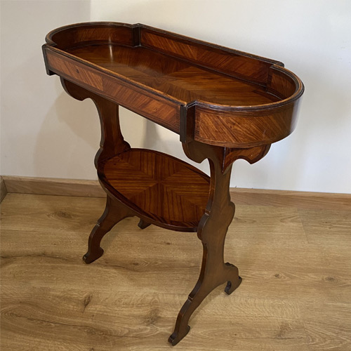 Antique Plant Stands - 50 items for sale on sellingantiques.co.uk