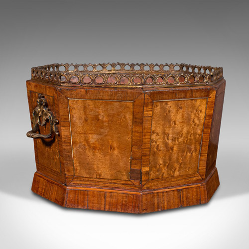 Antique Planters - 64 items for sale on sellingantiques.co.uk