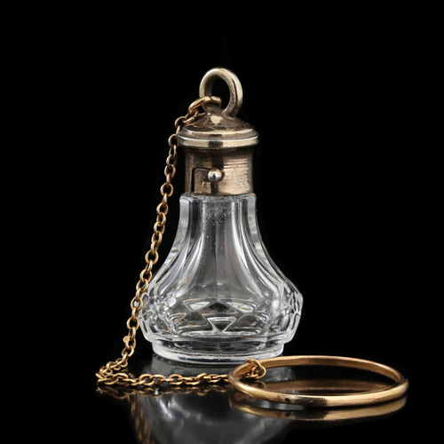 Antique Scent Bottles - 30 items for sale on sellingantiques.co.uk