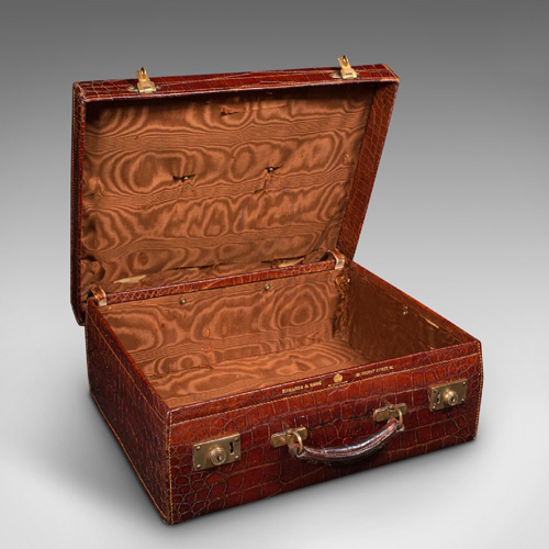 Antique Suitcases - 10 items for sale on sellingantiques.co.uk