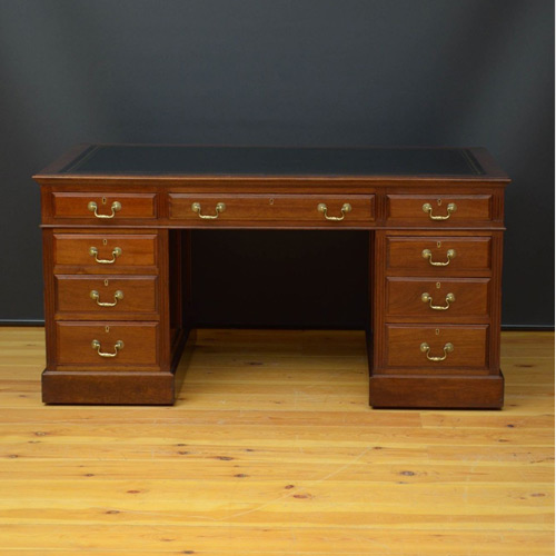 Antique Victorian Desks - 339 items for sale on sellingantiques.co.uk