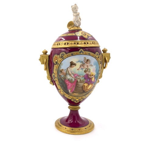 Antique Vienna Vases - 11 items for sale on sellingantiques.co.uk