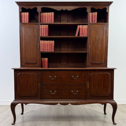 ANTIQUE 20TH CENTURY GOOD QUALITY DRESSER IN OAK