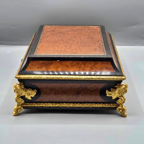 SUPERB EXTRA LARGE AMBOYNA EBONY JEWELLERY TABLE BOX - ADDITIONAL PHOTO 3