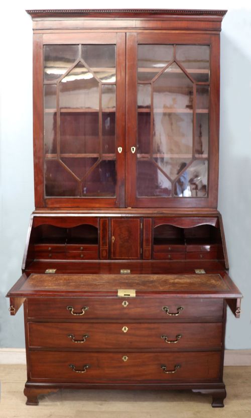 THIS LOVELY QUALITY LATE18TH OR EARLY 19TH CENTURY MAHOGANY BUREAU BOOKCASE