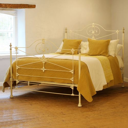 KING SIZE CAST IRON ANTIQUE BED IN IVORY