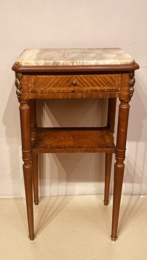 ANTIQUE SATINWOOD AND PARQUETRY LAMP TABLE