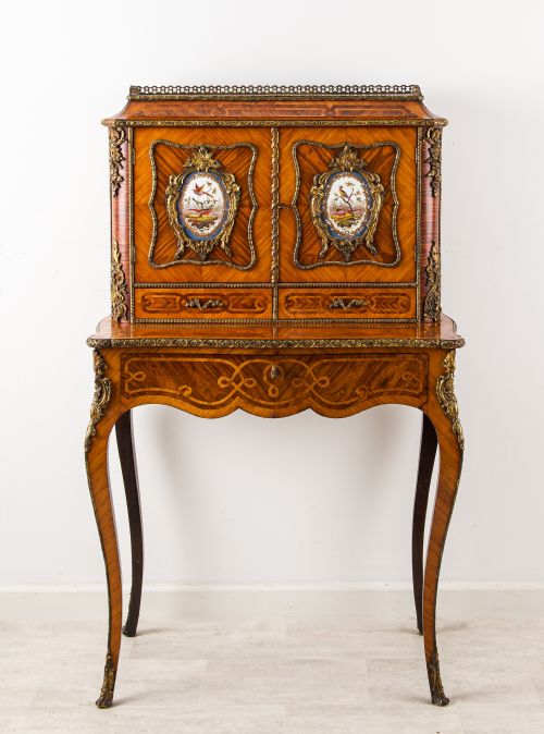 FINE ANTIQUE FRENCH KINGWOOD BONHEUR DU JOUR WITH HANDPAINTED PORCELAIN PLAQUES