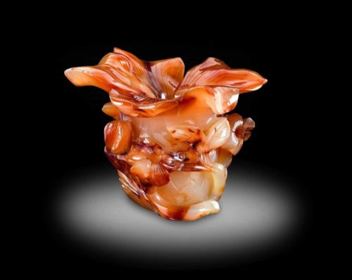 GOOD ANTIQUE CHINESE CARNELIAN AGATE VASE QING DYNASTY