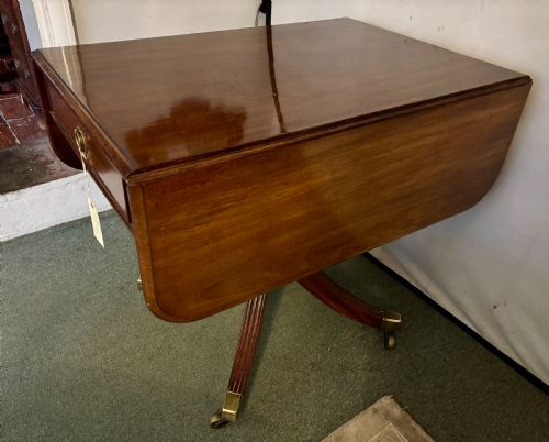 SMALL REGENCY FIGURED MAHOGANY SUPPER TABLE - ADDITIONAL PHOTO 2