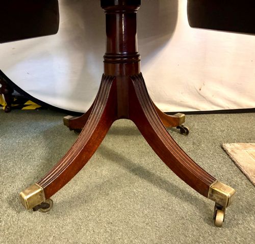 SMALL REGENCY FIGURED MAHOGANY SUPPER TABLE - ADDITIONAL PHOTO 5