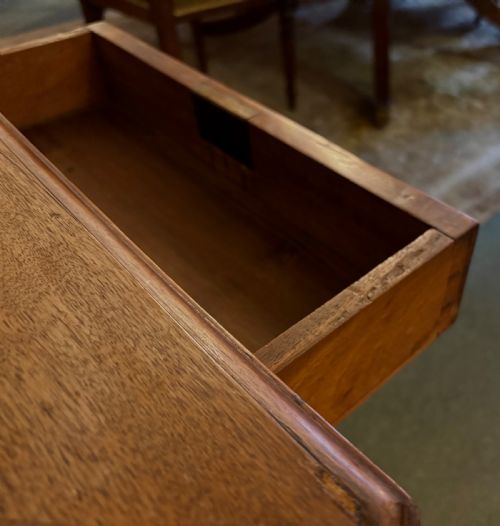 VICTORIAN MAHOGANY WRITING TABLE WITH BURGUNDY LEATHER TOP - ADDITIONAL PHOTO 5