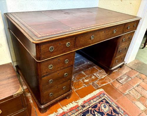 VICTORIAN OAK PEDESTAL DESK - ADDITIONAL PHOTO 8