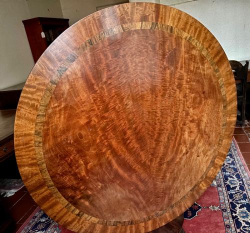 FINE QUALITY REGENCY MAHOGANY AND ROSEWOOD BANDED ROUND DINING TABLE - ADDITIONAL PHOTO 1