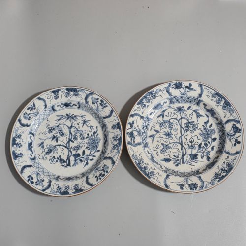 A PAIR OF 18THC CHINESE KANGXIYONGZHENG PERIOD BLUE WHITE PLATES